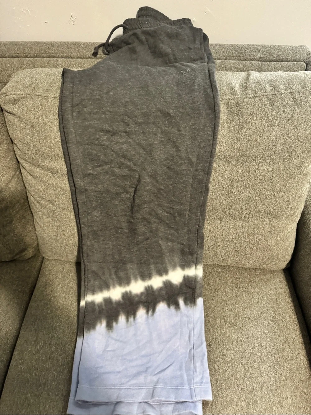 PINK Victoria's Secret Gray Tie-Dye Lounge Pants - Picture 2 of 2